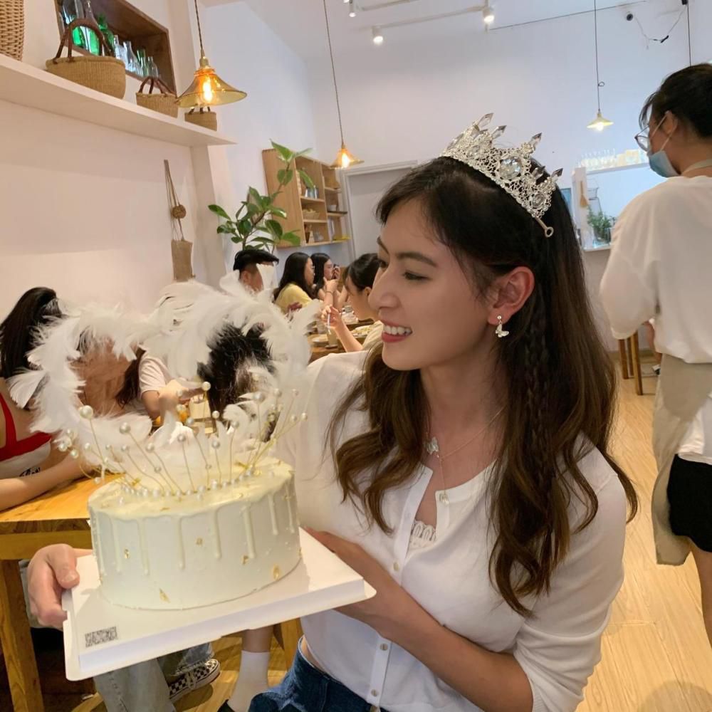 “莫扎特”用神奇的超能力给小天的生活带来惊喜连连，带他和小伙伴漫步书本架起的天空之桥，攀爬石头组成的悬空云梯，搭乘积木飞船遨游夕阳云端……一个接一个现实生活不会出现的奇幻场景，不仅帮小天收获了一段段友情，也实现了朋友们一个个心愿，守护了银幕内外一颗颗珍贵闪烁的童心